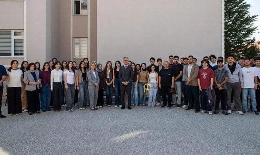 Rektör kuyruğuyla tıp öğrencileri buluştu: Eğitimde kararlılık vurgusu