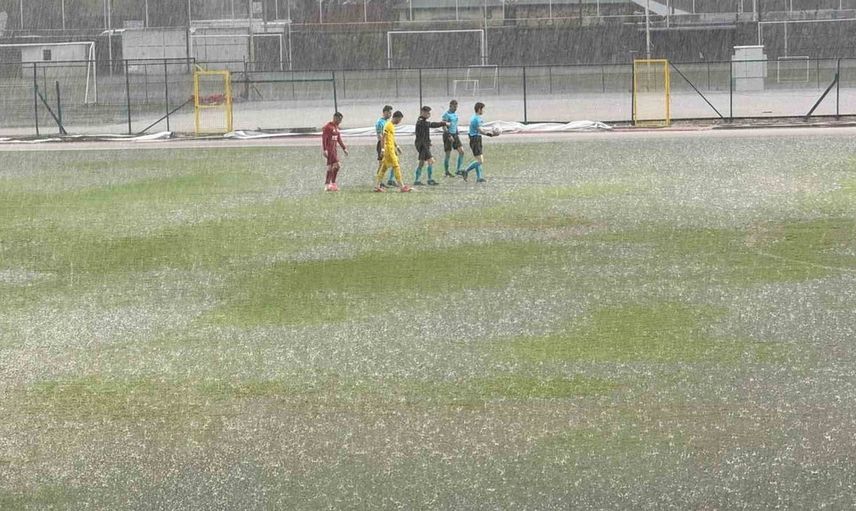 Fethiyespor - Eyüpspor maçı yağmur yüzünden ertelendi