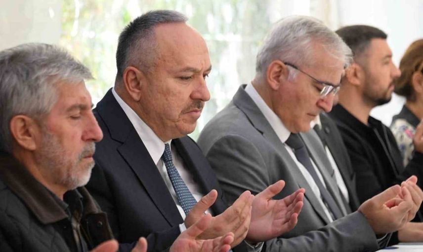 Emniyet genel müdürü fidan, şehit polis türkoğlu’nun ailesine taziye ziyaretinde bulundu