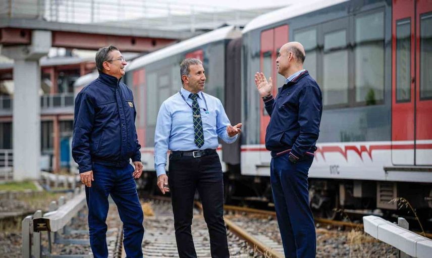 İzmir'in raylı sistemlerinde 25 yıllık deneyim: Vatmanlar duygularını paylaşıyor