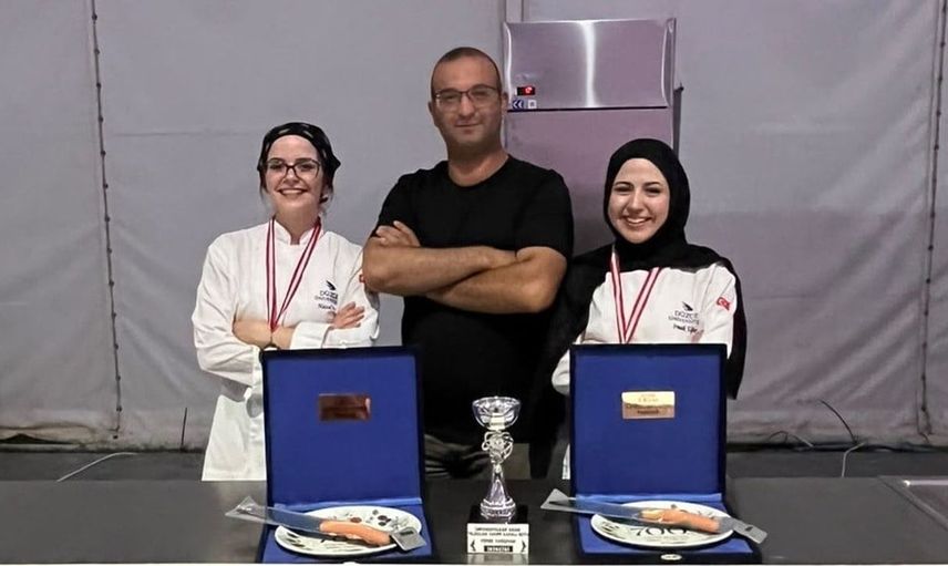 Düzce Üniversitesi öğrencileri gümüş madalya kazandı