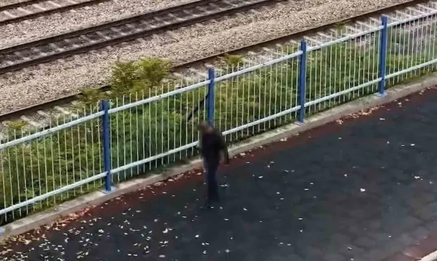 Trafik denetiminden kaçan sürücü yaya numarası yapınca ceza yağdı