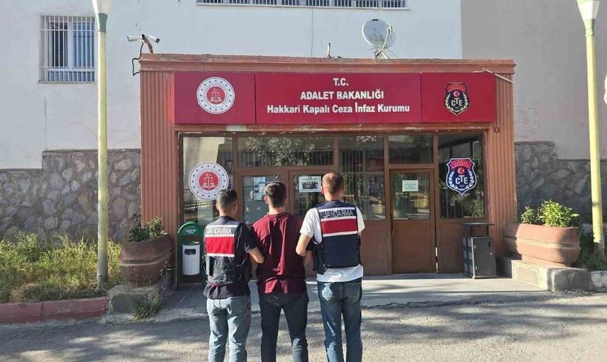 Hakkari'de aranan 4 hükümlü JASAT operasyonuyla yakalandı