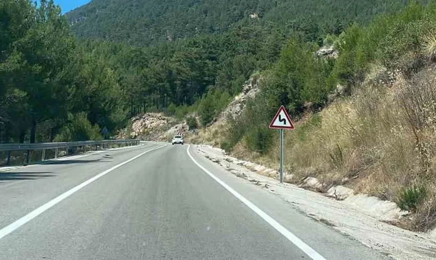 Fethiye'de orman yangını: Ekipler havadan müdahalede bulunuyor