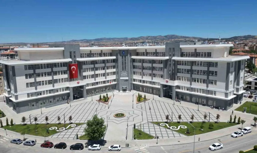 Çorum Belediyesi eğitim desteği ile öğrencilere destek oluyor