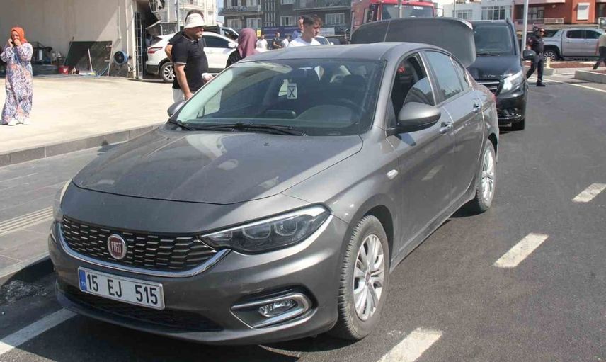 Antalya'da zincirleme trafik kazası: 6 yaralı, yol trafiğe kapandı