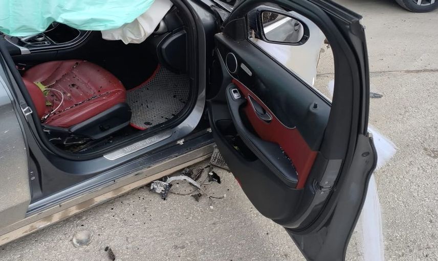 Nizip'te direğe çarpan otomobil karşı şeride geçti: 1 yaralı
