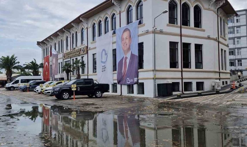 Bandırma’da etkili sağanak sonrası su birikintileri oluştu