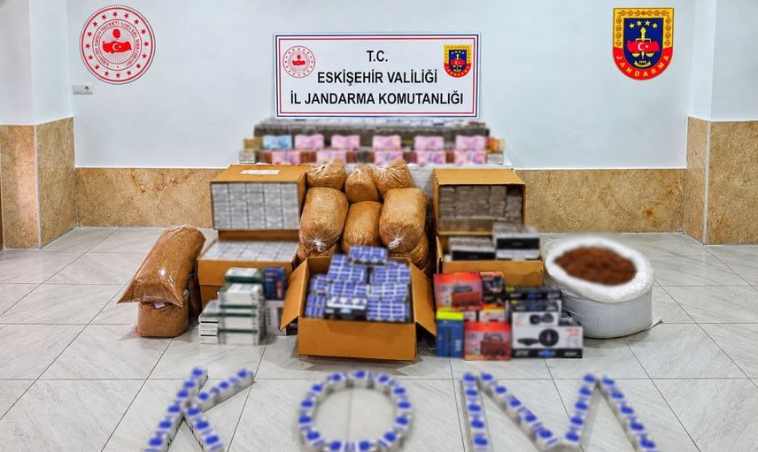 Eskişehir'de jandarmadan kaçak sigara operasyonu: 49 bin makaron ele geçirildi