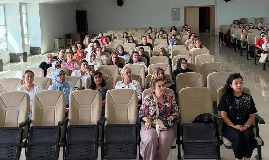Düzce'de okul öncesi öğretmenlerine Türkiye Yüzyılı Maarif Modeli eğitimi verildi
