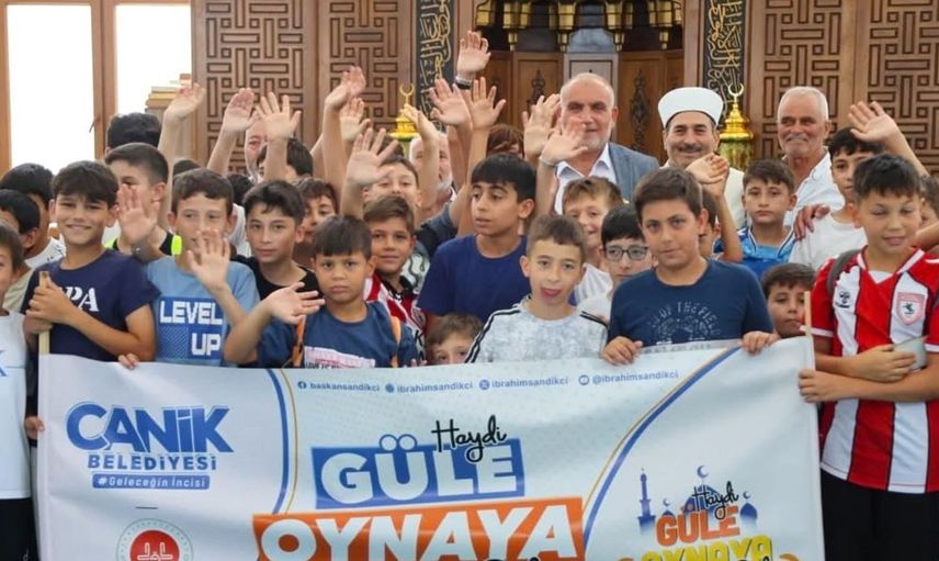 Canik'te çocuklar camilere akın ediyor
