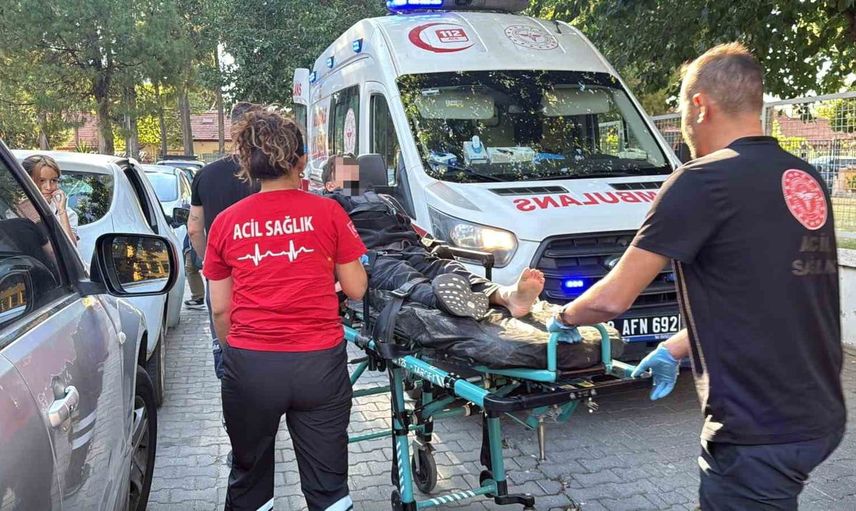 Menteşe'de okul çıkışı talihsiz kaza: Öğrenci otomobil altında kaldı