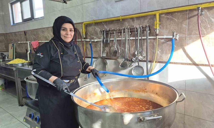 Sorgun’da aşevi hizmetiyle öğrencilere ve yaşlılara sıcak yemek ulaştırılıyor