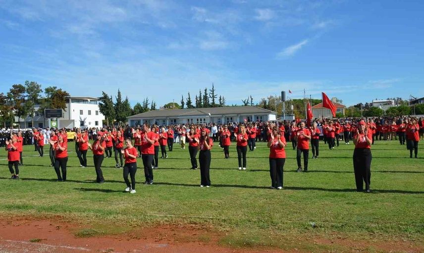 Didim'de 29 Ekim Cumhuriyet Bayramı kutlamasında coşku dorukta