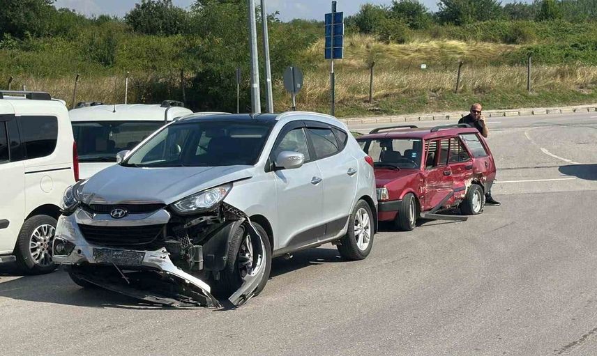 Samsun'da kavşakta meydana gelen kazada sürücü yaralandı