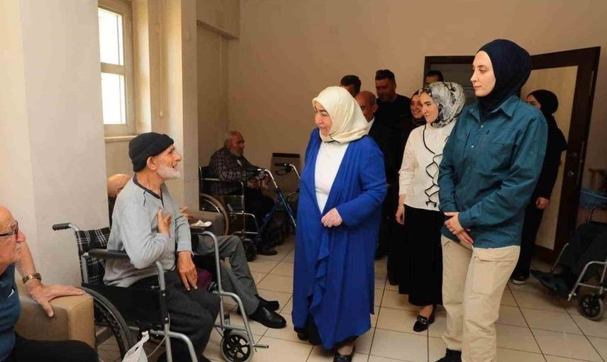 Semiha Yıldırım'dan huzurevi sakinlerine ziyaret