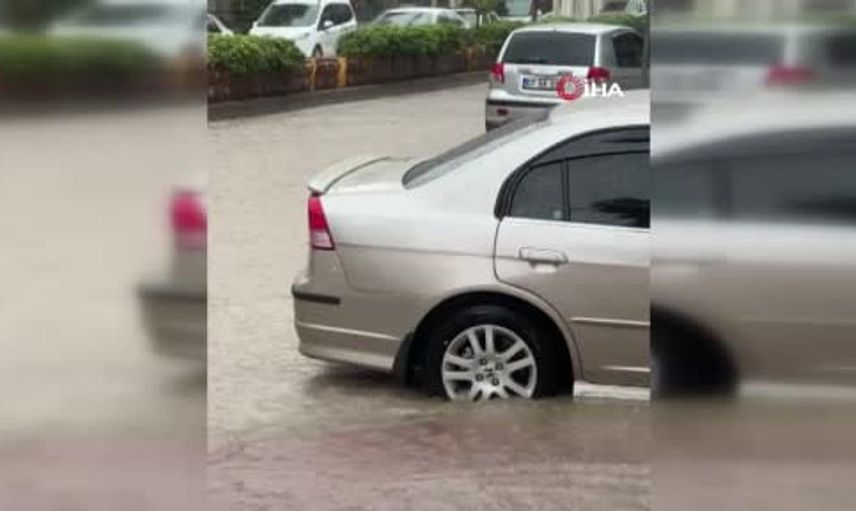 Kumluca'da sağanak yağış ve hortum seraları vurdu