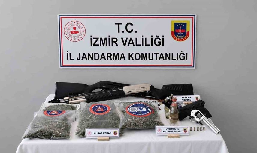 İzmir'de jandarma operasyonunda uyuşturucu ve silah ele geçirildi