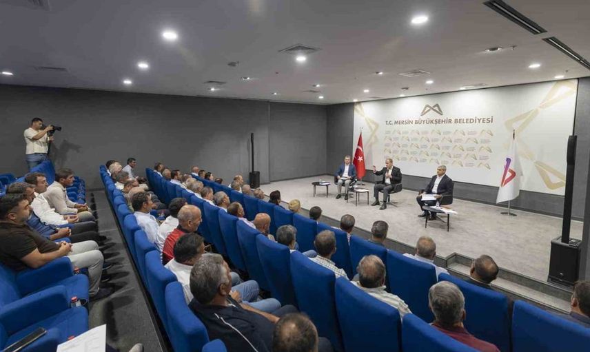 Mersin Büyükşehir Belediye Başkanı Seçer, Silifke muhtarlarıyla önemli bir toplantı gerçekleştirdi