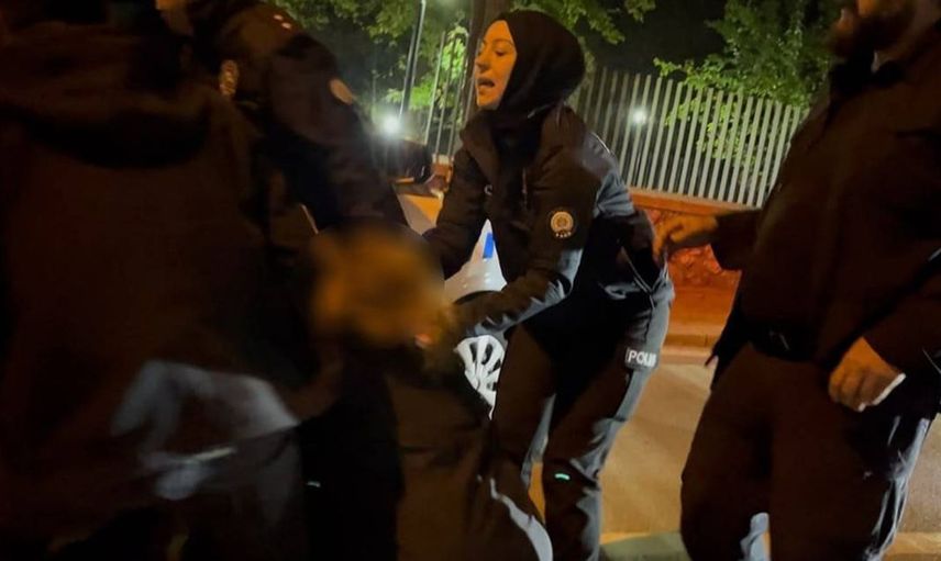 Osmangazi'de gergin anlar: E.A. pompalı tüfekle dışarı çıktı, ailesi polise direndi