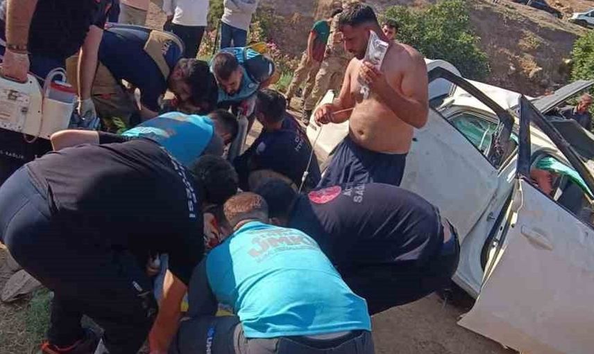 Şırnak’ta otomobil şarampole yuvarlandı: 2 ölü, 2 yaralı
