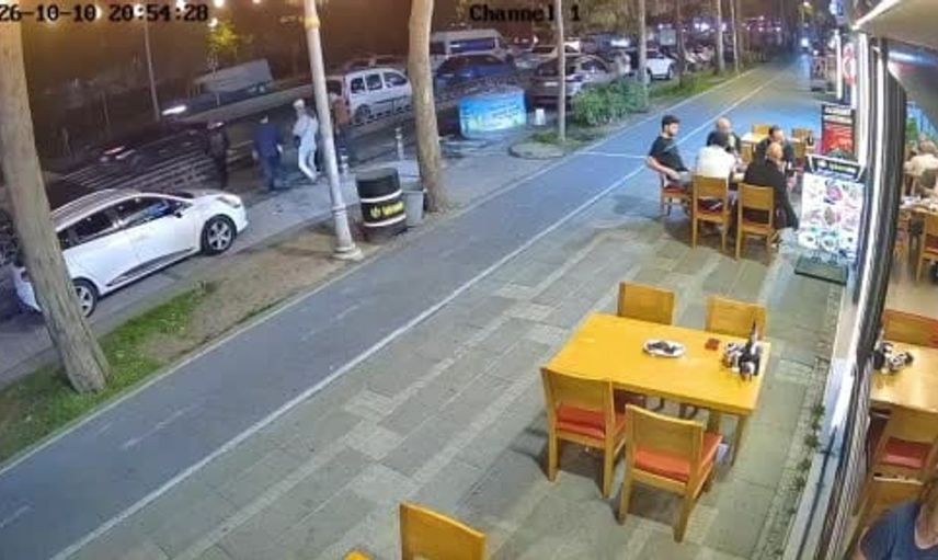 Beylikdüzü’nde yaya geçidinde motorsiklet kazası: 1 ölü, 1 yaralı