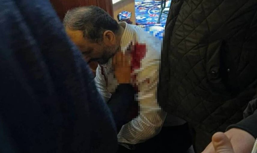 Fatih Camii’nde bıçaklı saldırı: İmamı yaralayan şahıs gözaltına alındı