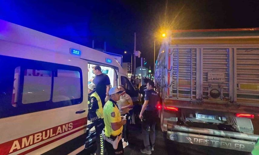 Bingöl'de otomobil ve tır çarpıştı, 5 kişi hastaneye kaldırıldı