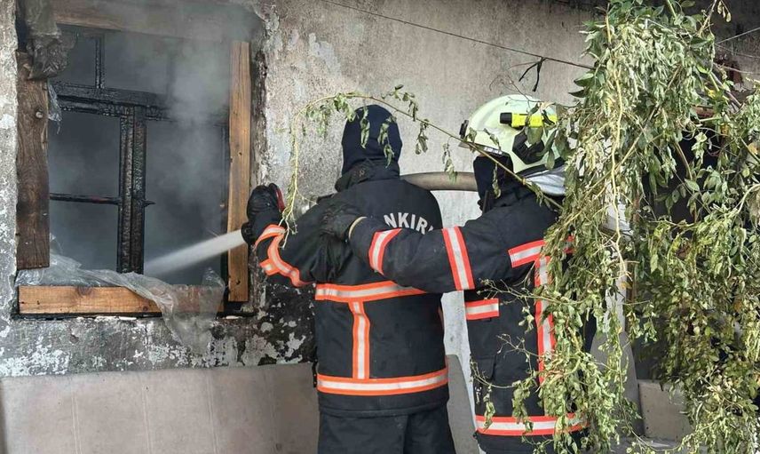 Çankırı'da çıkan yangında 3 ev yok oldu, hayvanlar telef oldu