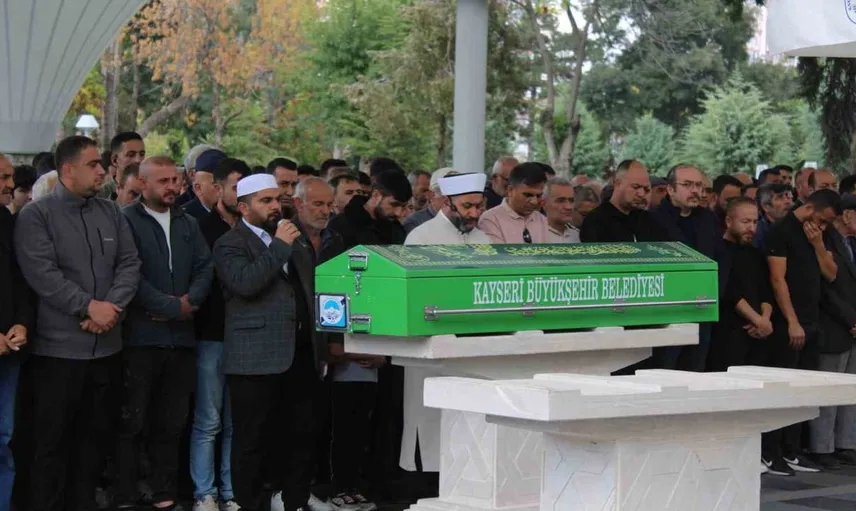 Kayseri'de öğretmenin feci talihsizliği: Ağaçtan düşerek hayatını kaybetti