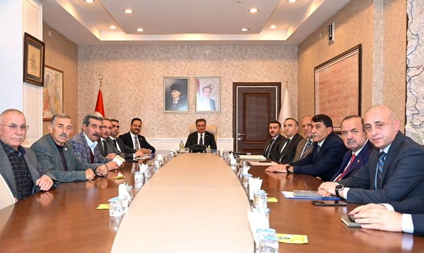 Hayvan pazarının geleceği için önemli adımlar atıldı: Vali Aydın Baruş'un başkanlığında kritik toplantı