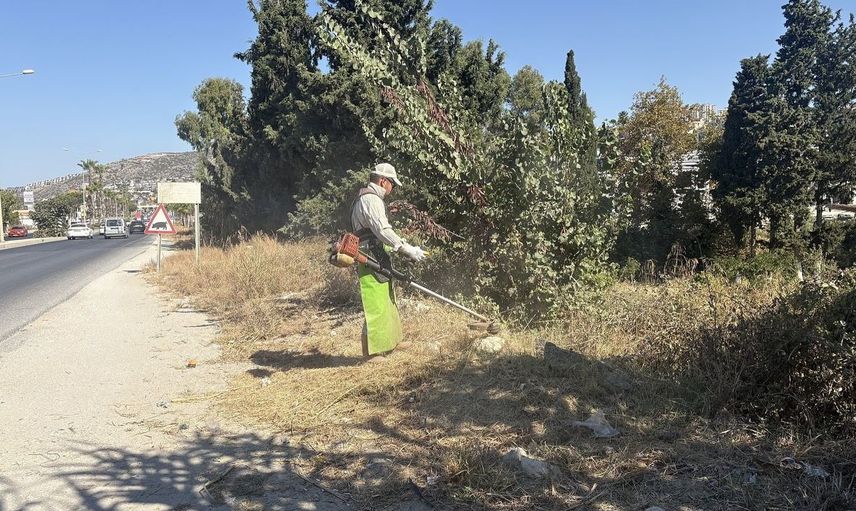 Kuşadası'nın ulaşım yollarında estetik dokunuşlar yapılıyor