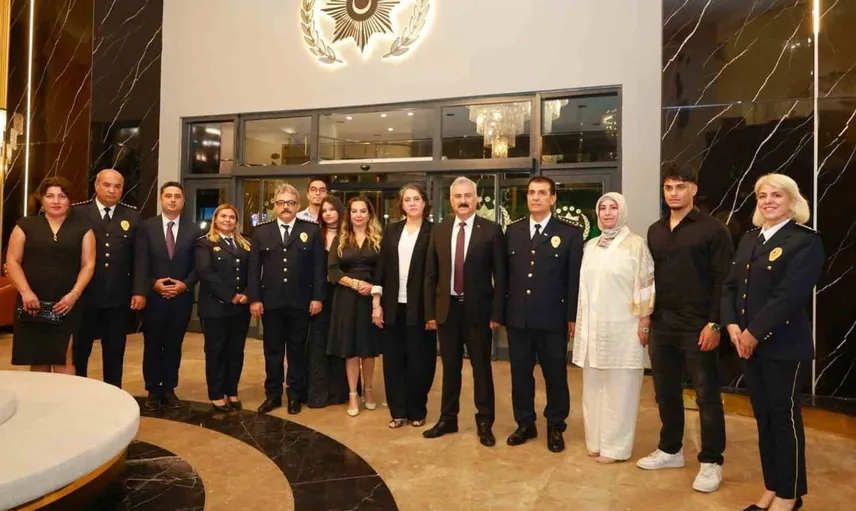 Mersin emniyet müdürü terfi eden 5 müdür ve ailelerini ağırladı