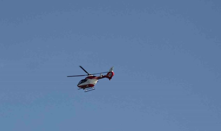 Perikardit hastası kadına helikopterle acil sevk yapıldı