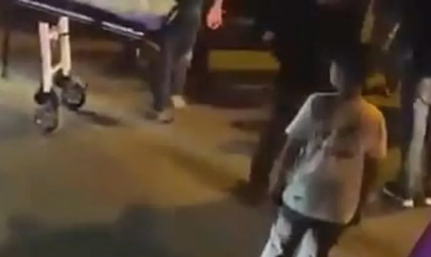 Bursa'da yolun karşısına geçen iki kişiye otomobil çarptı: İçlerinden biri ağır yaralandı