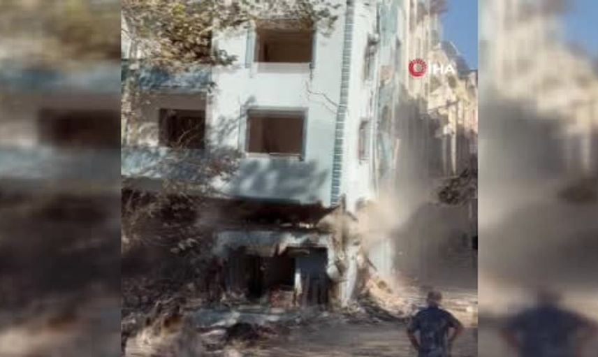 Yıkım sırasında altı katlı bina aniden çöktü: Mustafakemalpaşa'da panik anları