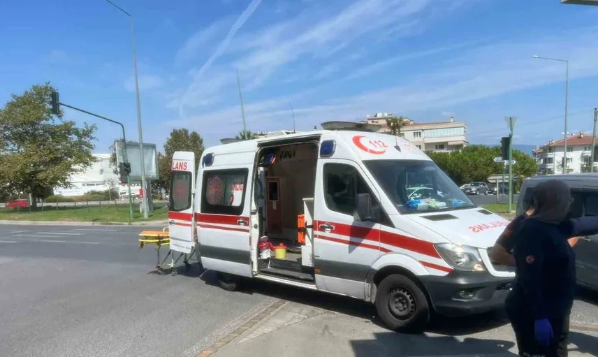 Bursa'da kavşakta yaşanan çarpışma sonucu bir kişi yaralandı