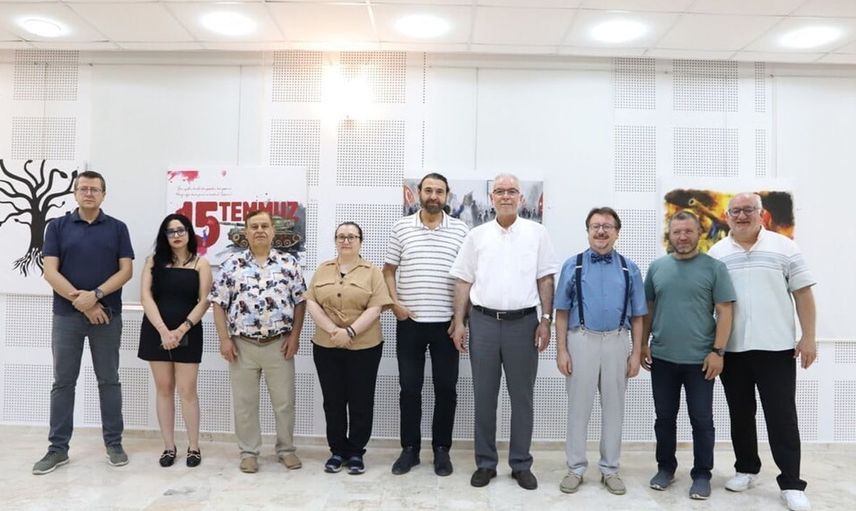 DPÜ'de 'Zaferin adı Türkiye' poster sergisi sanatseverlerle buluştu