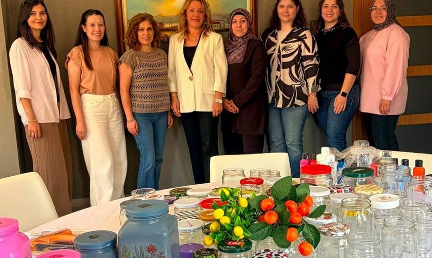 Bilecik’te polis eşleri öğrenciler için hayır çarşısı hazırlıyor