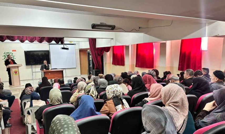 Tuşba'da velilerle eğitim geleceği üzerine önemli buluşma