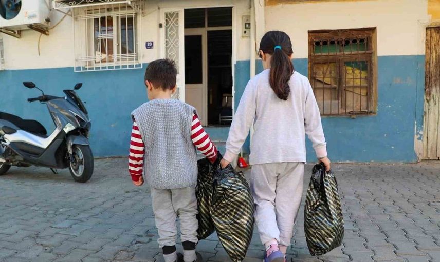 Efeler Belediyesi sosyal yardımlarla ihtiyaç sahiplerine ulaşıyor