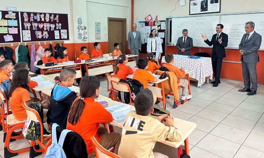 Yenipazar kaymakamı öğrencilere yeni eğitim yılı için motivasyon kaynağı oldu