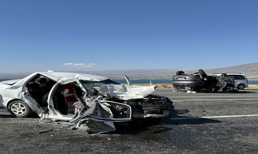 Feci Kaza Can Aldı: 2 Ölü, 4 Yaralı