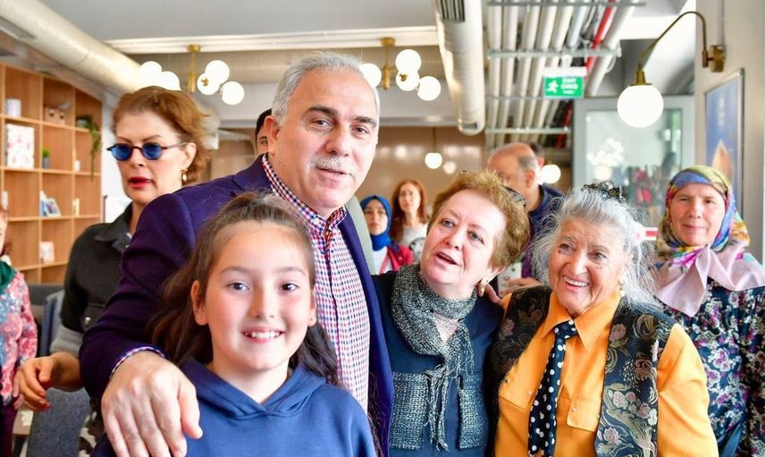 Fatih'te yaşlılar için sosyal bir merkez: Yadigâr Kahvesi
