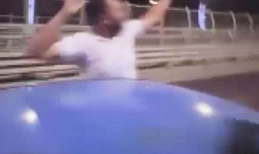 Adana'da araç kullanırken dans eden sürücüye ağır ceza