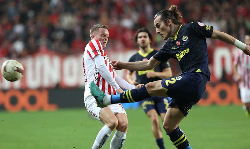 Fenerbahçe Antalya'da hata yapmadı: İki golle güldü