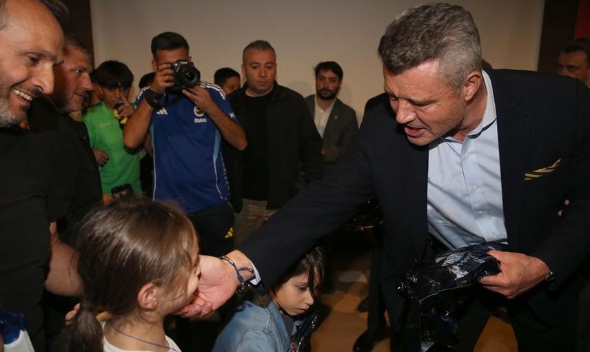 Fenerbahçe Başkanı Saran'dan Rize'de Okul Ziyareti