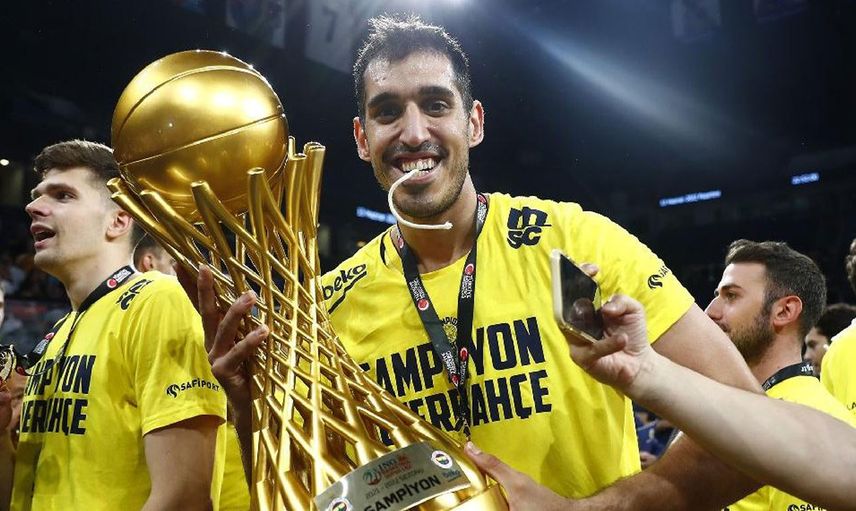Fenerbahçe Beko'da Ahmet Düverioğlu ve Danilo Barthel ile yolların ayrılmasına karar verildi!