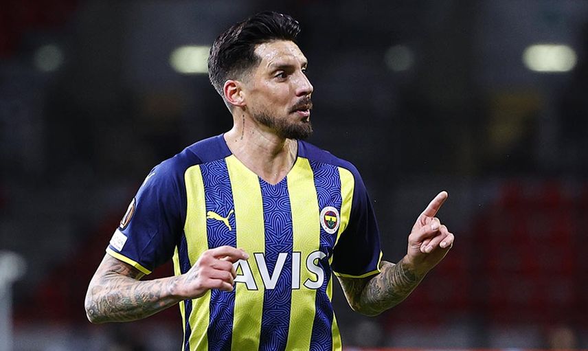 Fenerbahçe - Beşiktaş Derbisinde Jose Sosa'nın Neden Oynamadığı Ortaya Çıktı!
