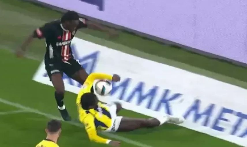 Fenerbahçe maçında hakemler yine gündemde